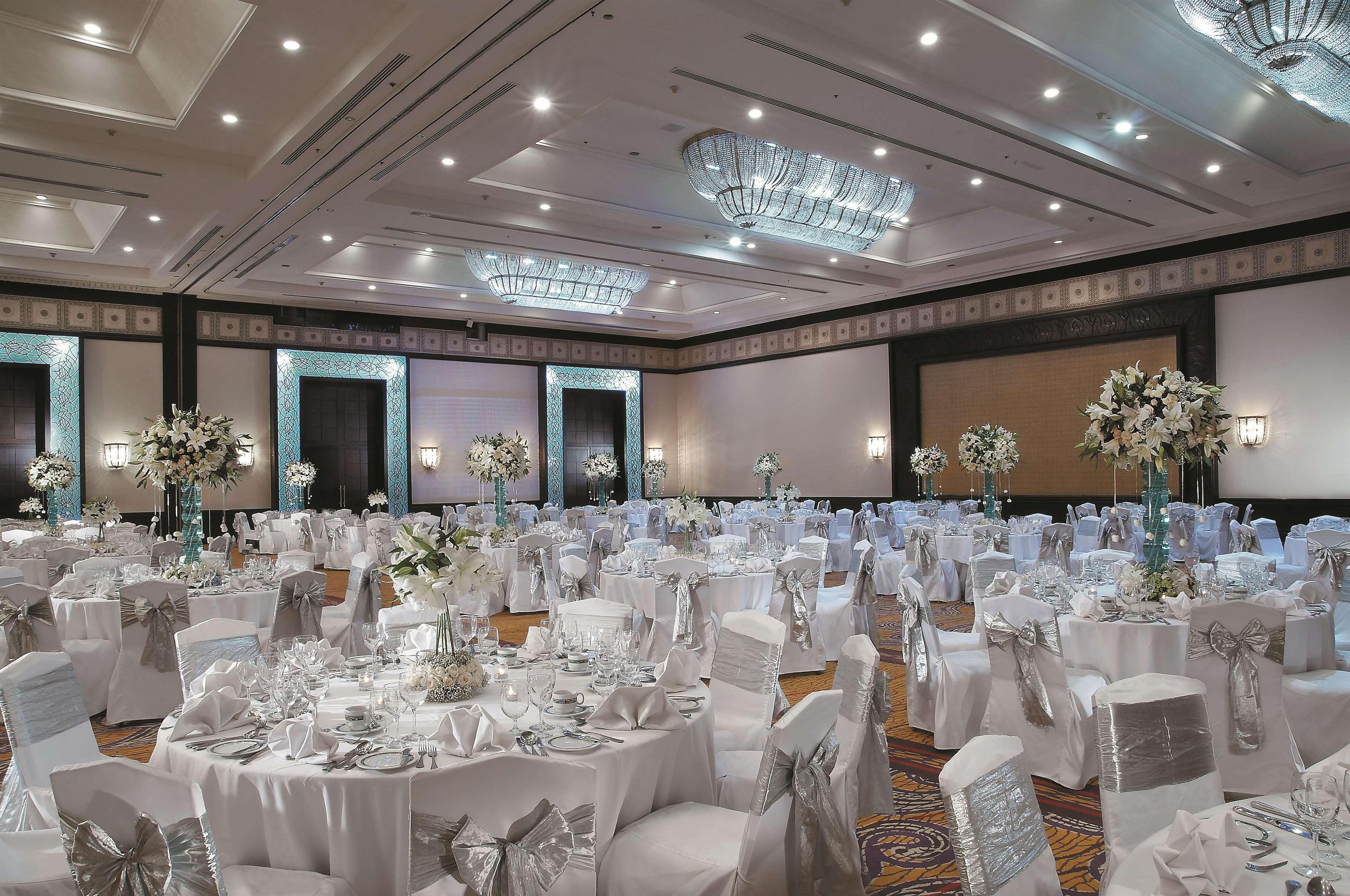 Shangri-La Surabaya Esterno foto