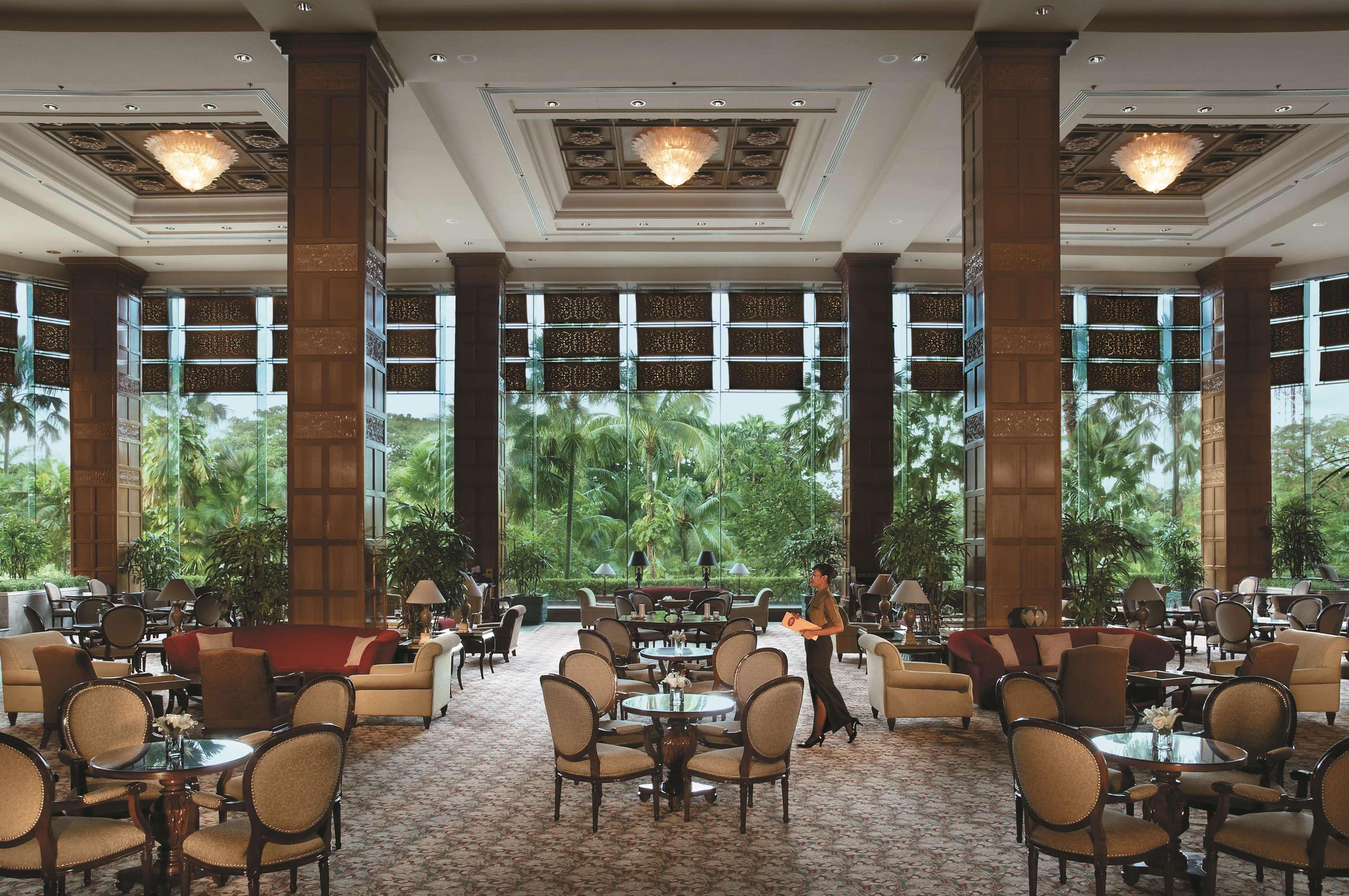 Shangri-La Surabaya Esterno foto