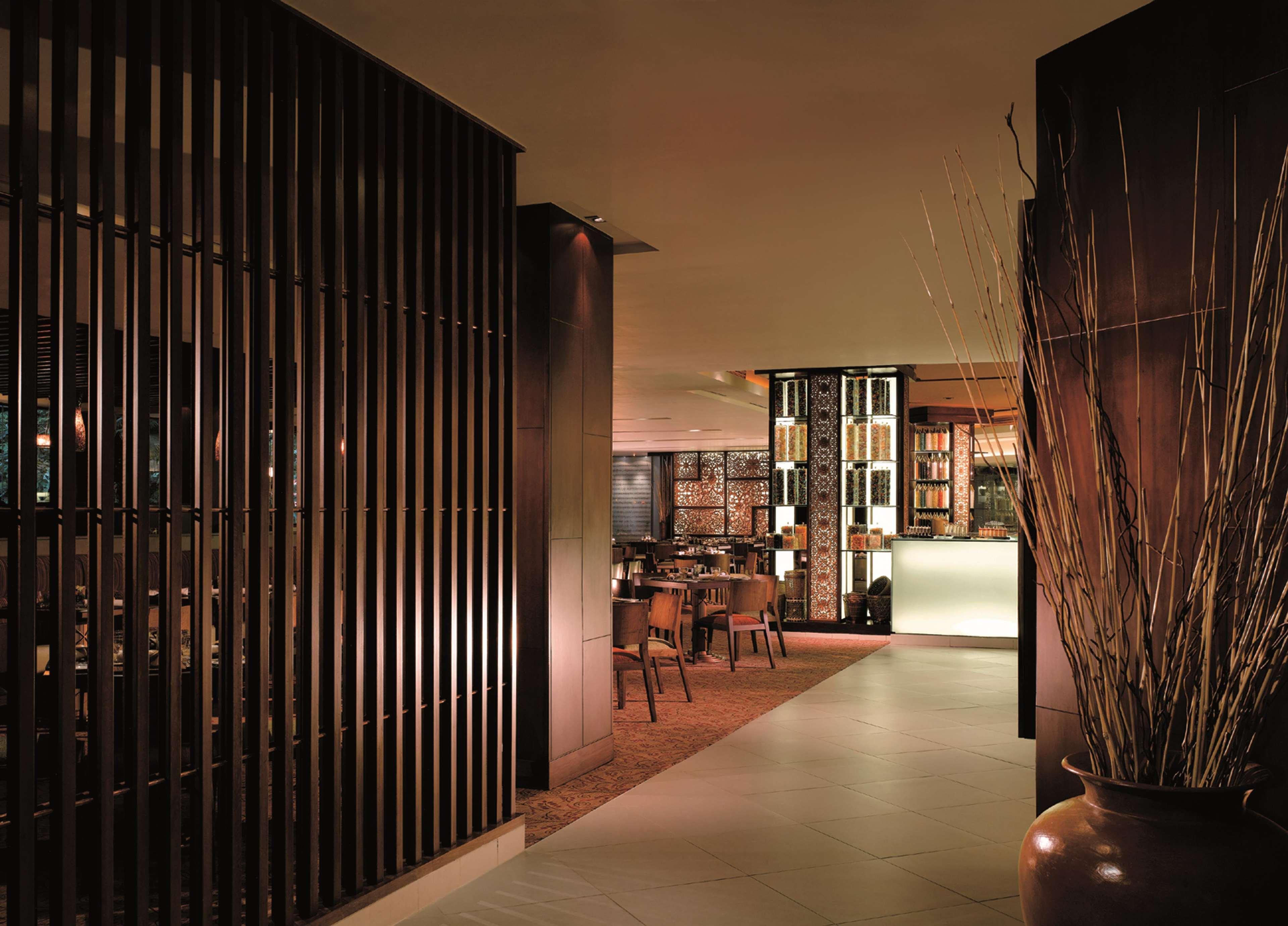 Shangri-La Surabaya Esterno foto